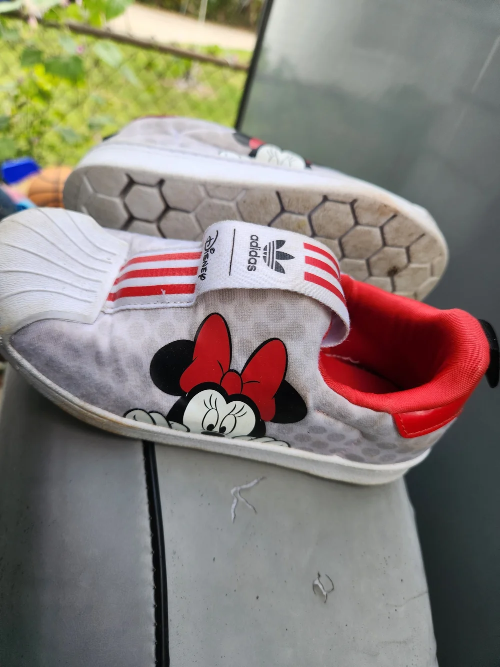 adidas superstar size 13 Kids Minnie Mouse White & Red Slip-On Sneakers